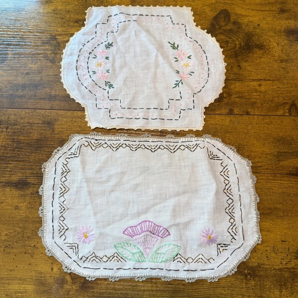 2 Vtg Hand Embroidered Linen Doily Handkerchief Floral Crochet Lace Trim Cottage